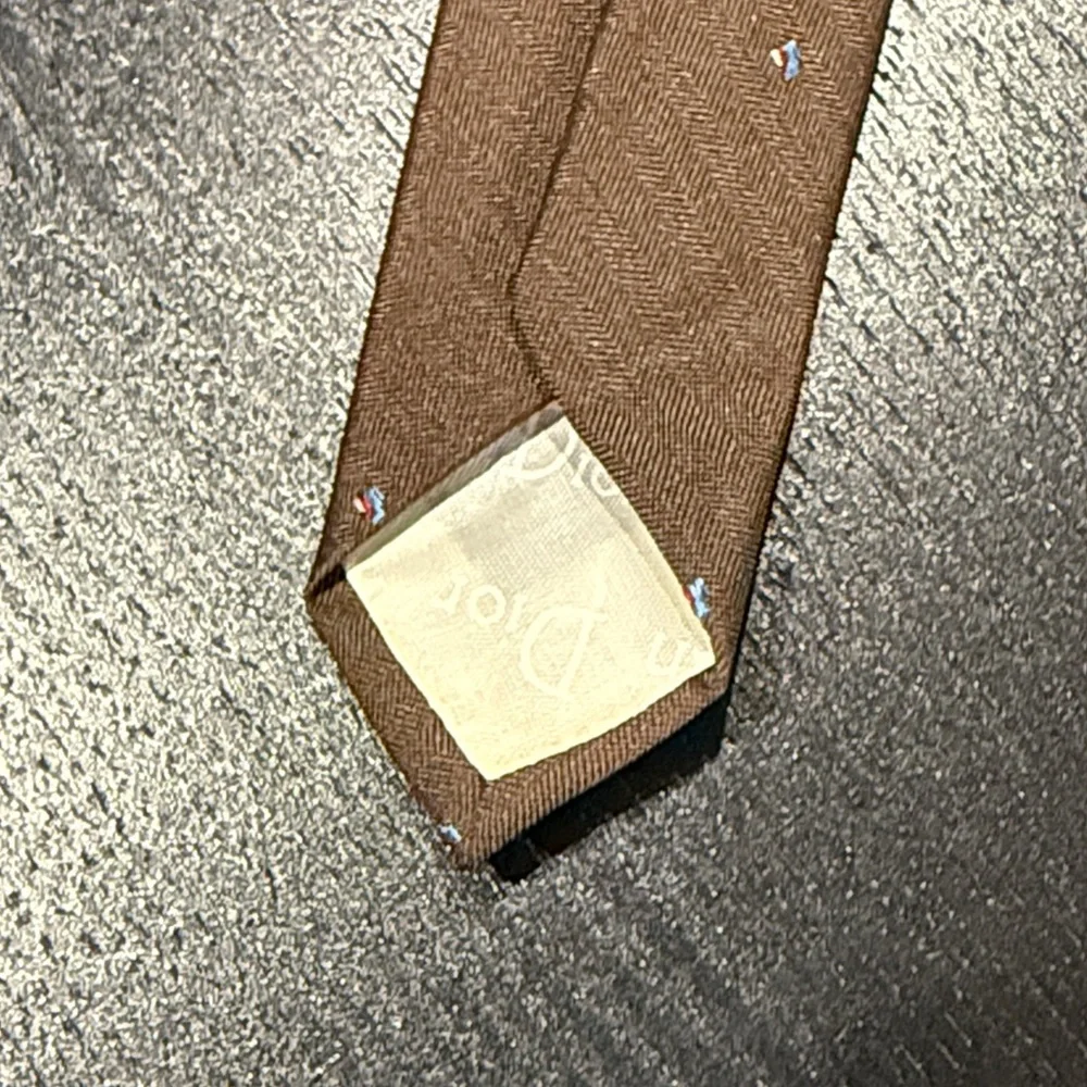 Vintage Christian Dior Brown Necktie with Subtle Dot Pattern - Picture 6 of 7